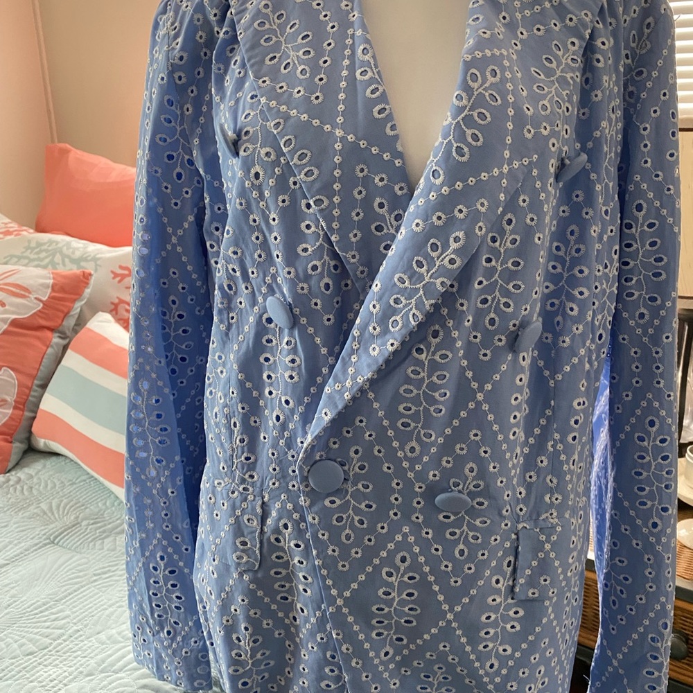Gorgeous eyelet periwinkle blue blazer-great for Spring/Summer😊